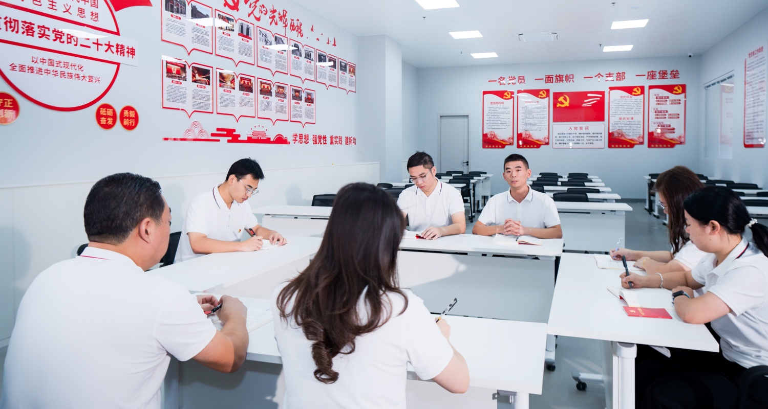 1782131232972237.jpg 党员会议3.jpg